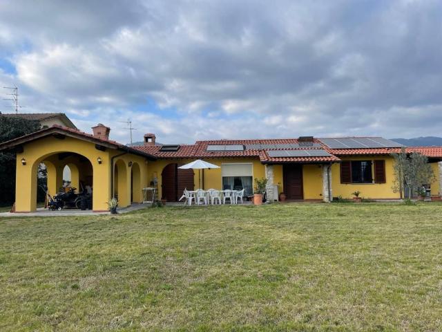 Villa Indipendente in vendita a Santa Maria, Buggiano