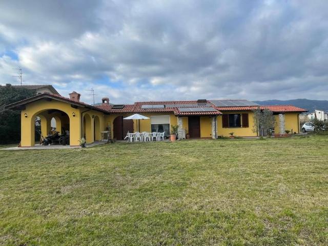 Villa Indipendente in vendita a Santa Maria, Buggiano