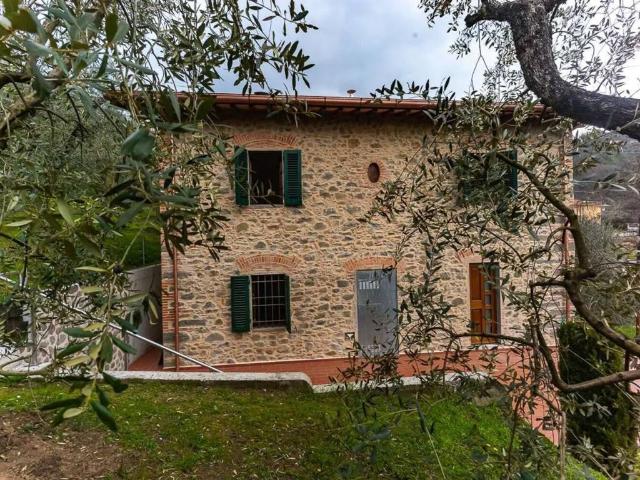 Villa Indipendente in vendita a Buggiano, Toscana