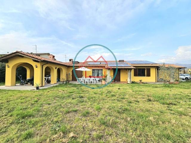 Villa Indipendente in vendita a Santa Maria, Buggiano