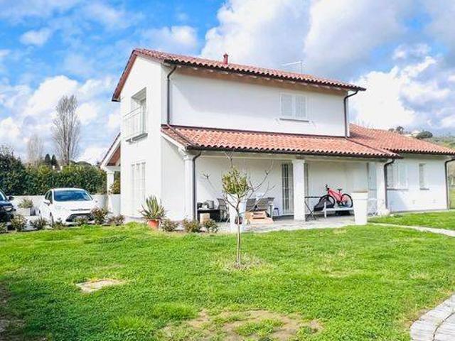 Villa Indipendente in vendita a Buggiano, Pistoia