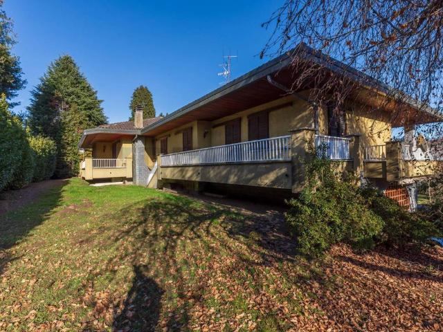 Appartamento in vendita a Buguggiate, Varese