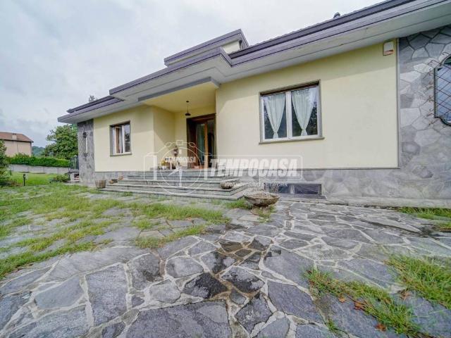 Villa Indipendente in vendita a Buguggiate, Varese