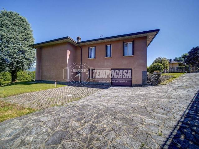 Villa Indipendente in vendita a Buguggiate, Varese