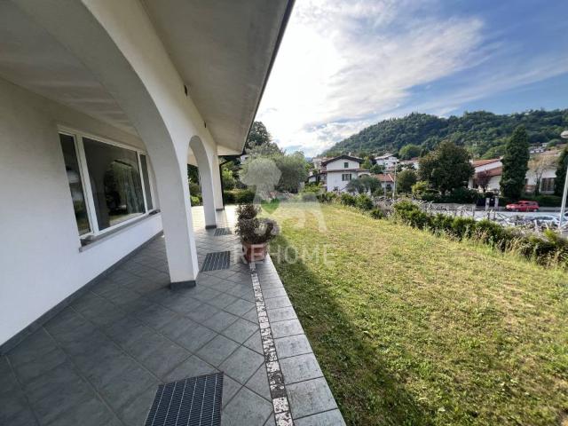 Villa Indipendente in vendita a Buja, Friuli-Venezia Giulia