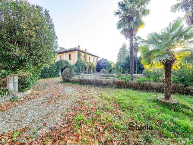 Villa Indipendente in vendita a Bulciago, Lombardia