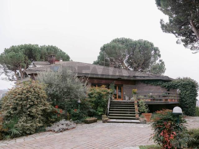 Villa Indipendente in vendita a Bulciago, Lombardia