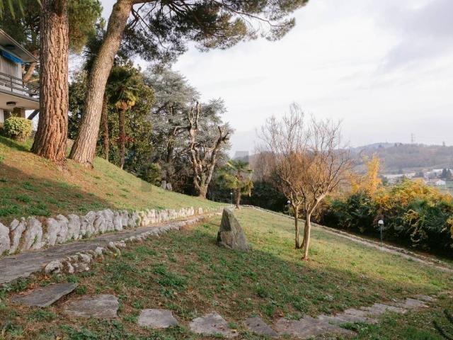 Villa Indipendente in vendita a Bulciago, Lombardia