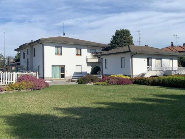 Villa Indipendente in vendita a Bulgarograsso, Lombardia