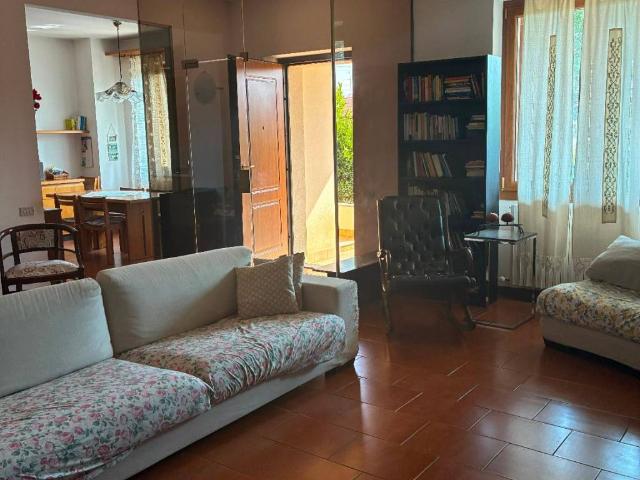 Villa Indipendente in vendita a Bulgarograsso, Como
