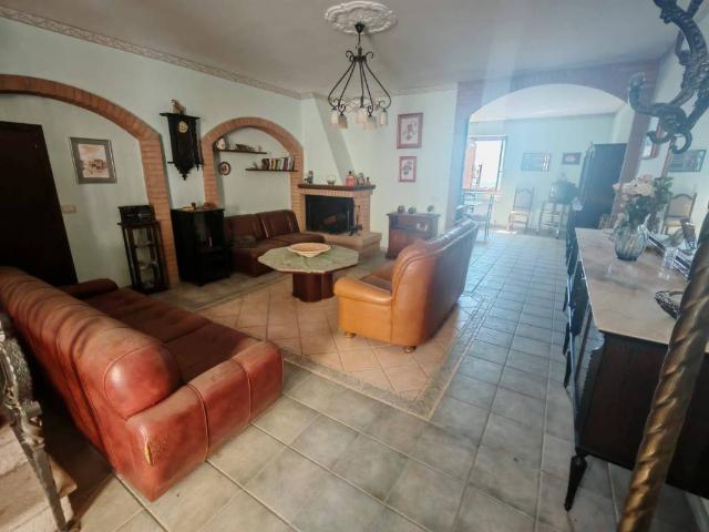 Villa Indipendente in vendita a Buonalbergo, Campania