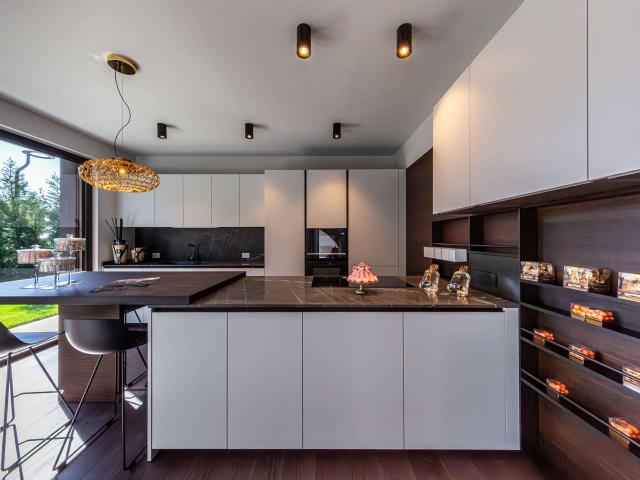 Villa Indipendente in vendita a Burago Di Molgora, Lombardia