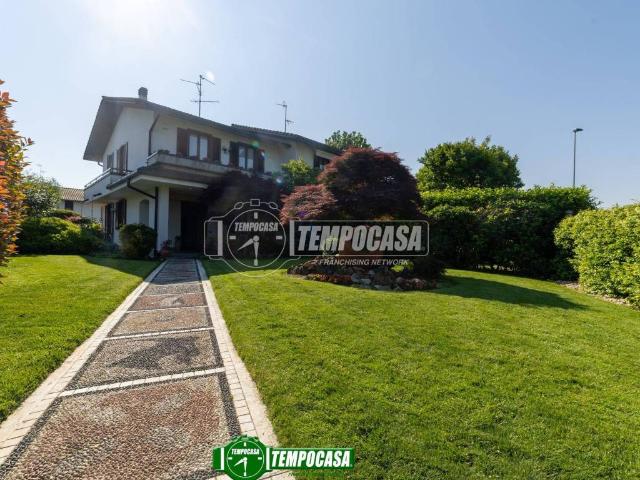 Villa Indipendente in vendita a Burago Di Molgora, Lombardia