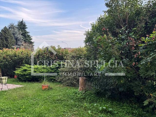 Villa Indipendente in vendita a Burago Di Molgora, Lombardia