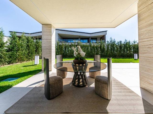 Villa Indipendente in vendita a Burago Di Molgora, Lombardia