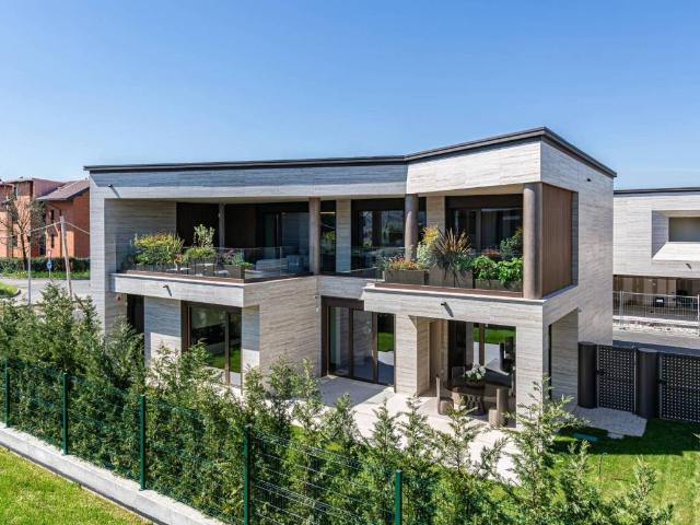 Villa Indipendente in vendita a Burago Di Molgora, Lombardia