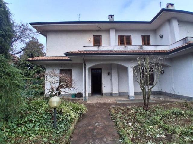 Villa Indipendente in vendita a Burago Di Molgora, Lombardia