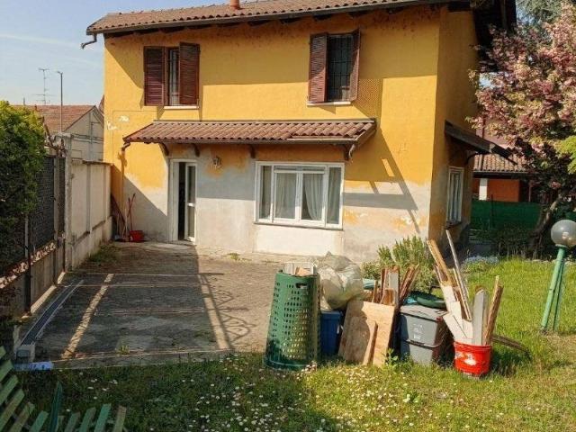 Villa Indipendente in vendita a Piemonte, Vercelli