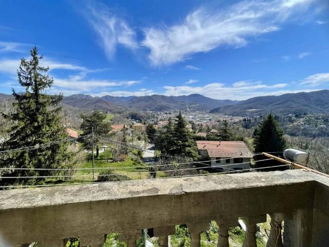 Villa Indipendente in vendita a Busalla, Liguria