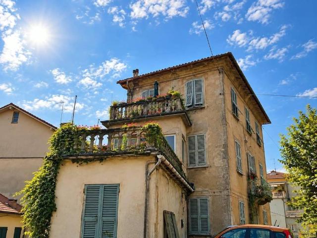 Villa Indipendente in vendita a Busalla, Genova