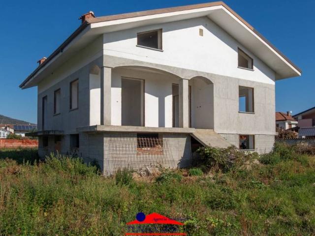 Villa Indipendente in vendita a Castelletto, Dronero