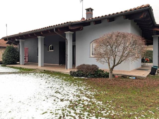 Villa Indipendente in vendita a Madonna del Campanile, Piemonte