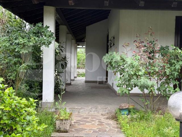 Villa Indipendente in vendita a Buscate, Lombardia
