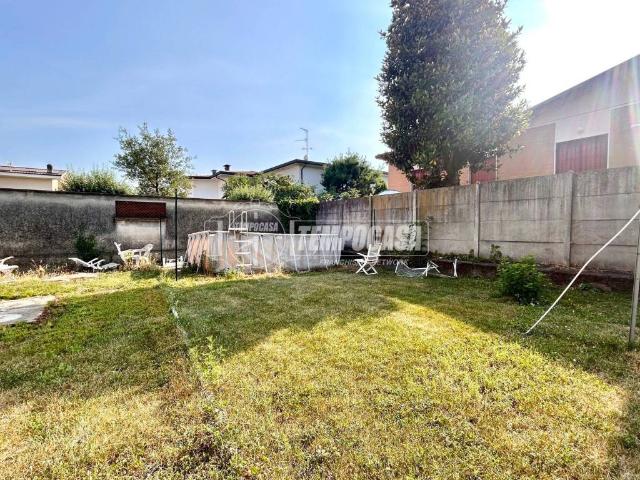 Villa Indipendente in vendita a Buscate, Lombardia