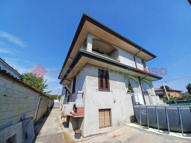 Villa Indipendente in vendita a Buscate, Milano