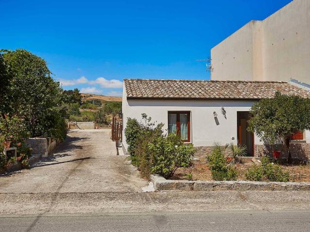 Villa Indipendente in vendita a Buseto Palizzolo, Sicilia