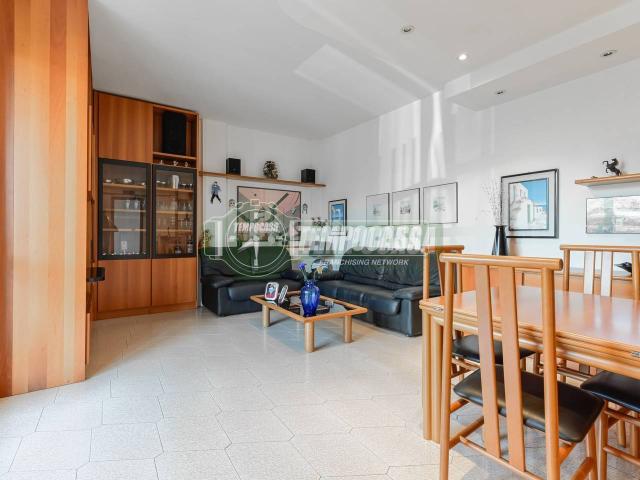 Villa Indipendente in vendita a Busnago, Lombardia