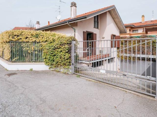 Villa Indipendente in vendita a Busnago, Lombardia