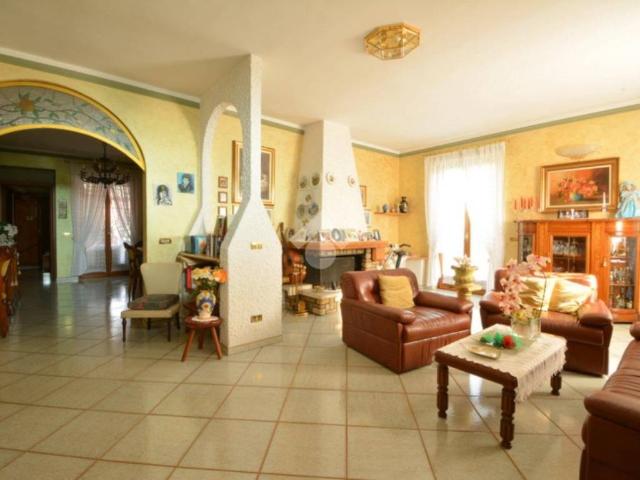 Villa Indipendente in vendita a Busnago, Lombardia