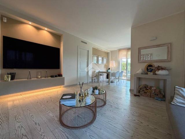 Villa Indipendente in vendita a Bussero, Lombardia