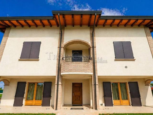 Villa Indipendente in vendita a Busseto, Reggio Emilia