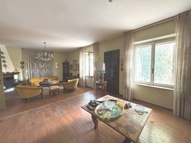 Villa Indipendente in vendita a Busseto, Reggio Emilia