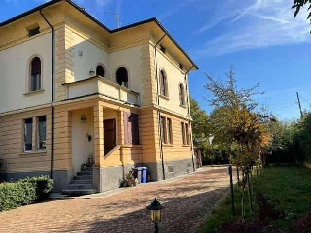 Villa Indipendente in vendita a Busseto, Reggio Emilia