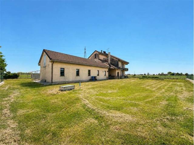 Villa Indipendente in vendita a Busseto, Reggio Emilia