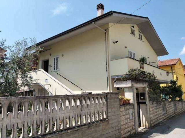 Villa Indipendente in vendita a Bussi Sul Tirino, Abruzzo