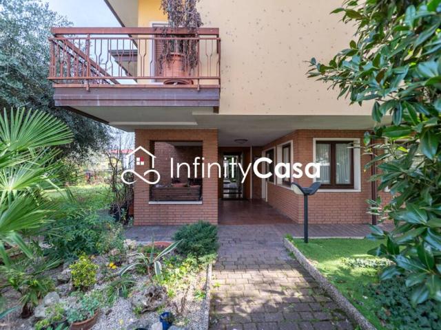 Villa Indipendente in vendita a Bussolengo, Veneto