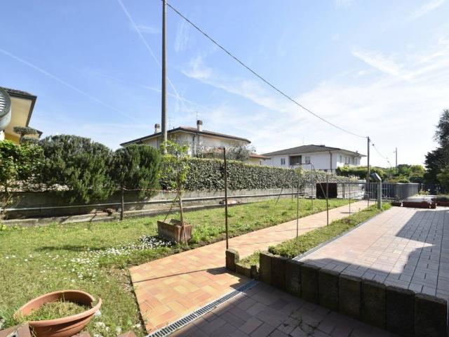 Villa Indipendente in vendita a Bussolengo, Veneto