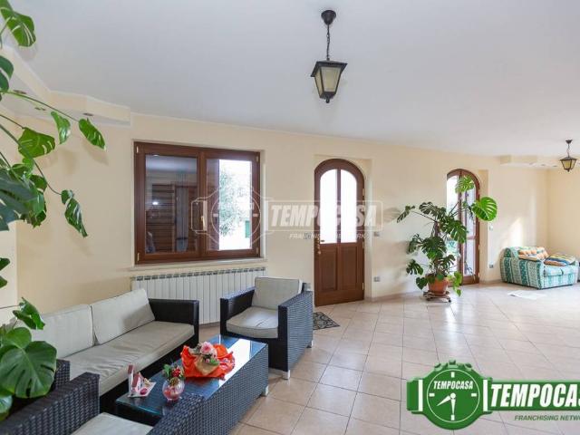 Villa Indipendente in vendita a Bussolengo, Veneto