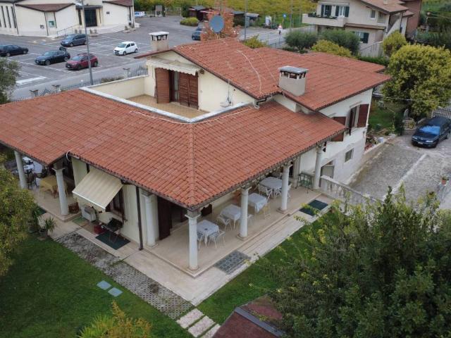 Villa Indipendente in vendita a Bussolengo, Veneto