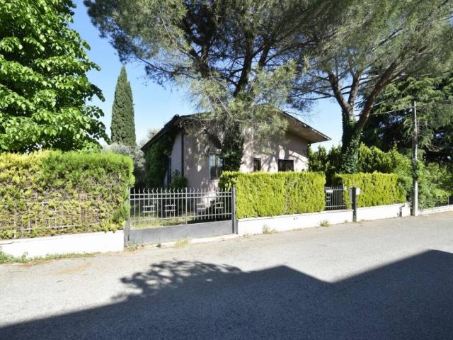 Villa Indipendente in vendita a Bussolengo, Veneto