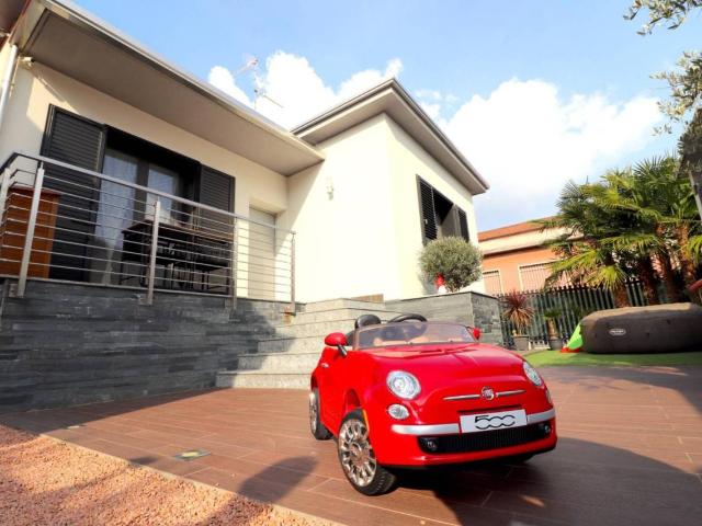 Villa Indipendente in vendita a Busto Arsizio, Lombardia