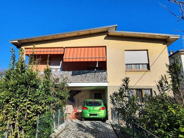 Villa Indipendente in vendita a Busto Arsizio, Lombardia