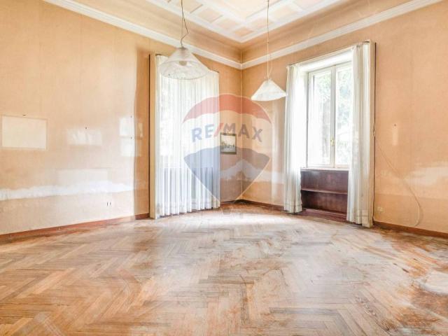 Villa Indipendente in vendita a Busto Arsizio, Lombardia
