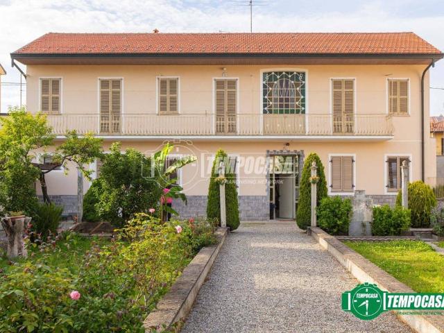 Villa Indipendente in vendita a Busto Arsizio, Lombardia