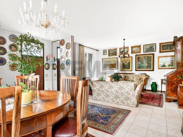 Villa Indipendente in vendita a Busto Arsizio, Lombardia
