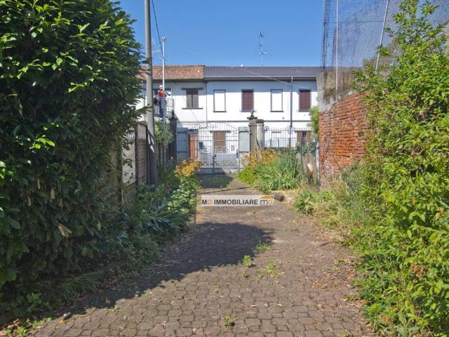 Villa Indipendente in vendita a Busto Arsizio, Lombardia
